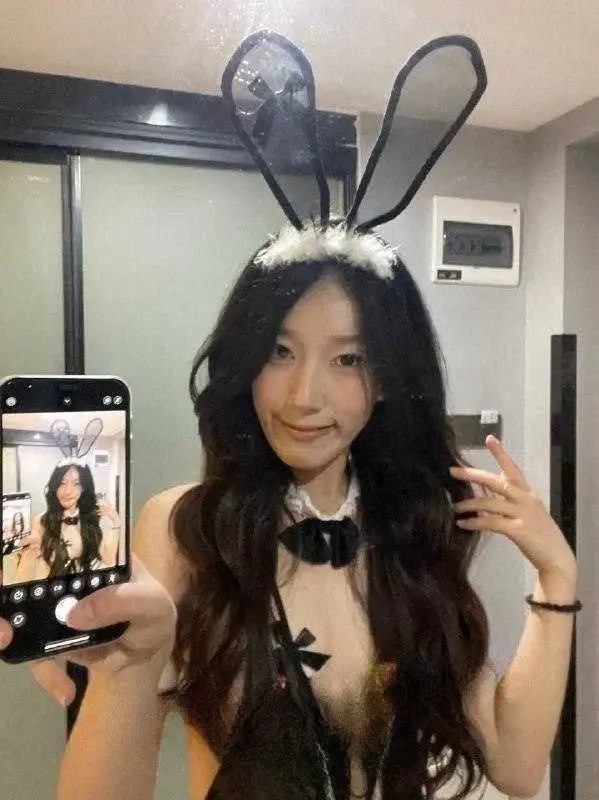 郑州职业技术学院马玲玲被爆出不雅视频，据说分手后遭男友曝光，清纯的外表下有颗燥热的心，跟男友的情趣生活真是多姿多彩