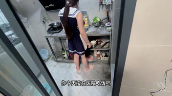 兄妹乱伦从厨房一路操到卧室 肥美馒头逼0