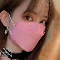 最喜欢喝冰咖啡了。2