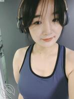 把我骚妈绑在工地厕所里，肉穴会不会被农民工们操烂，阴唇操翻最后当成贱马桶2