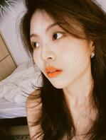 偷拍研究生女朋友的逼，她说还是处，大家帮我看看1