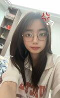 人小鬼大的反差眼镜婊子