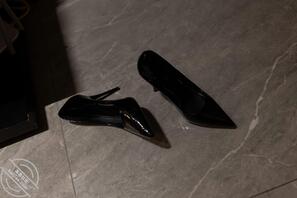 小姨诱人的丝袜腿