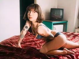 20岁纹身学生妹 陈妤婕 惨遭闺蜜颜思妤背刺 手机性爱视频被录屏曝光 画面香艳刺激到炸！0