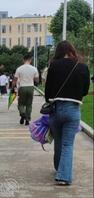 今天考试偶遇翘臀牛仔裤女生2