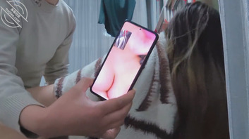原创27. 在阳台上一边打视频电话，一边和侄女操逼，感觉棒极了2