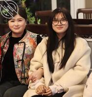 这几对母女哪个更有味道送你一夜怎么玩她都已成年