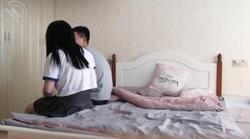 跟女朋友吵架了，买了一台苹果17给他把它哄好了0