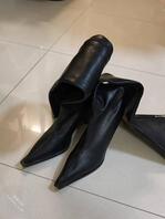 扫楼打胶小骚货的黑色长靴