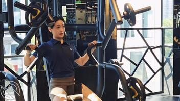 怎么办，太想操这个教练！