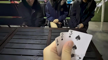 高学历大学生重回大学时期，三男三女抽牌玩换妻，学历越高玩的越花