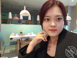 乱伦媳妇亲妹妹，和小姨子偷情，这逼看起来挺嫩的(评论送金币)