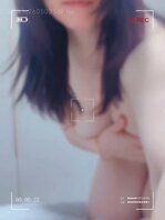 我家媳妇着急让我回去操她，掰着逼叫主人了，谁来舔她骚逼
