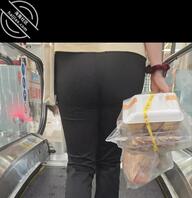 少妇的黑色紧身裤0