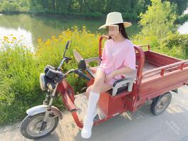 【海角原创】100回乡下爷爷家帮忙干大棚农活,姐姐就会在一旁骚了骚的..1