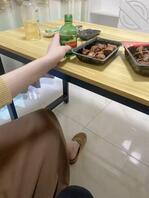 老婆回来和小姨子吵了架,给小姨子找个地方暂住,拿下只是时间问题1