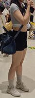 短裤装美女