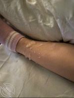 从小到大经常溜进姐姐房间冲着姐姐的脚射精，今天被发现了，这可怎么办啊！2