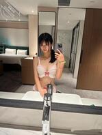 镜子面前被抬着腿做爱舒服吗？