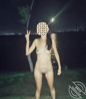 喜欢露出的骚母狗1