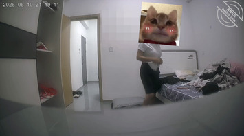 8.上次偷拍妈妈洗澡,这次偷拍妈妈换衣服,一如既往的清晰看到妈妈的大奶1