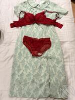 下滑看教师人妻上身旗袍和红色内衣内内