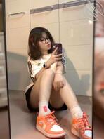 高三母狗，喜欢被羞辱，欢迎大家羞辱，喜欢偷男同学内裤闻。