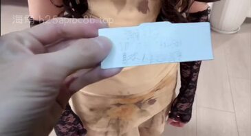 老婆出轨以后跪在地上求我不要离婚，我把老婆当狗一样操，用鞭子抽，用蜡烛滴