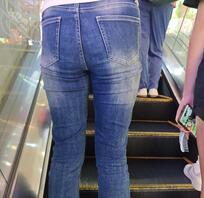 女大学生紧身牛仔裤1