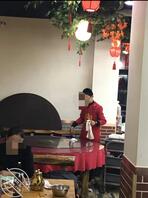 7 晚上钻进老妈被窝,聊到动情处,求老妈帮我手淫0