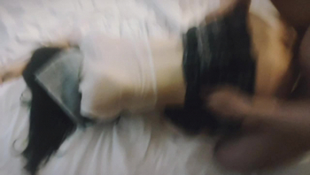 0769后入肥臀骚逼女大学生