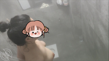 偷拍豪乳姐姐洗澡（2）1