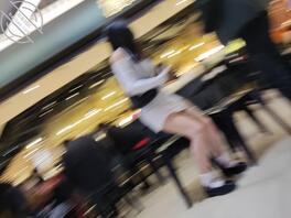 偷拍包臀短裙妹子，这腿真不错1