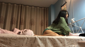 小伙去一个身材极品的少妇家约会偷情啪啪，太刺激了