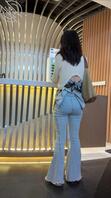 大屁股牛仔裤少妇0