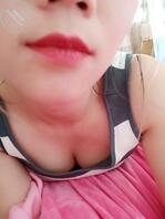 睡醒起来下面好痒，浅浅的扣一下小骚穴0