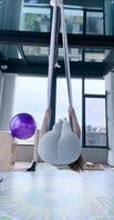 想对穿瑜伽裤的骚货女人打飞机，有图没2