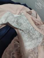 表姐刚起床换了衣服就出去了 内裤还是湿的1