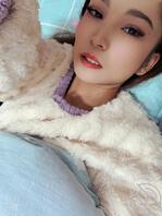 骚同事宿舍真乱，全是骚鞋子内衣丝袜