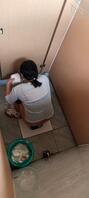 原创侧拍两个少妇0