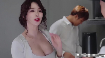 国语对白！奶子都包不住了，还怎么谈业务啊，是男人就忍不了