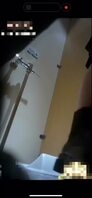 美女尿尿，第一个好像刘亦菲，想舔第二个少妇逼上的尿