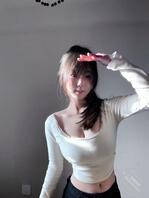 极品蜜桃臀女友，可以短小早泄0