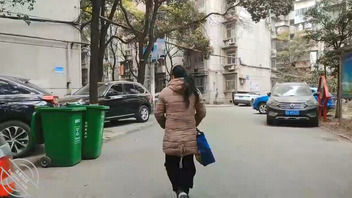 休了一天年假,早起主动洗衣陪老妈一起去买菜,老妈终于和我说话并且对我笑了2