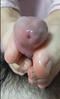 原创真实第一视角老妈满足我的恋足癖，我想让她也舒服用舌头舔她的骚穴。1