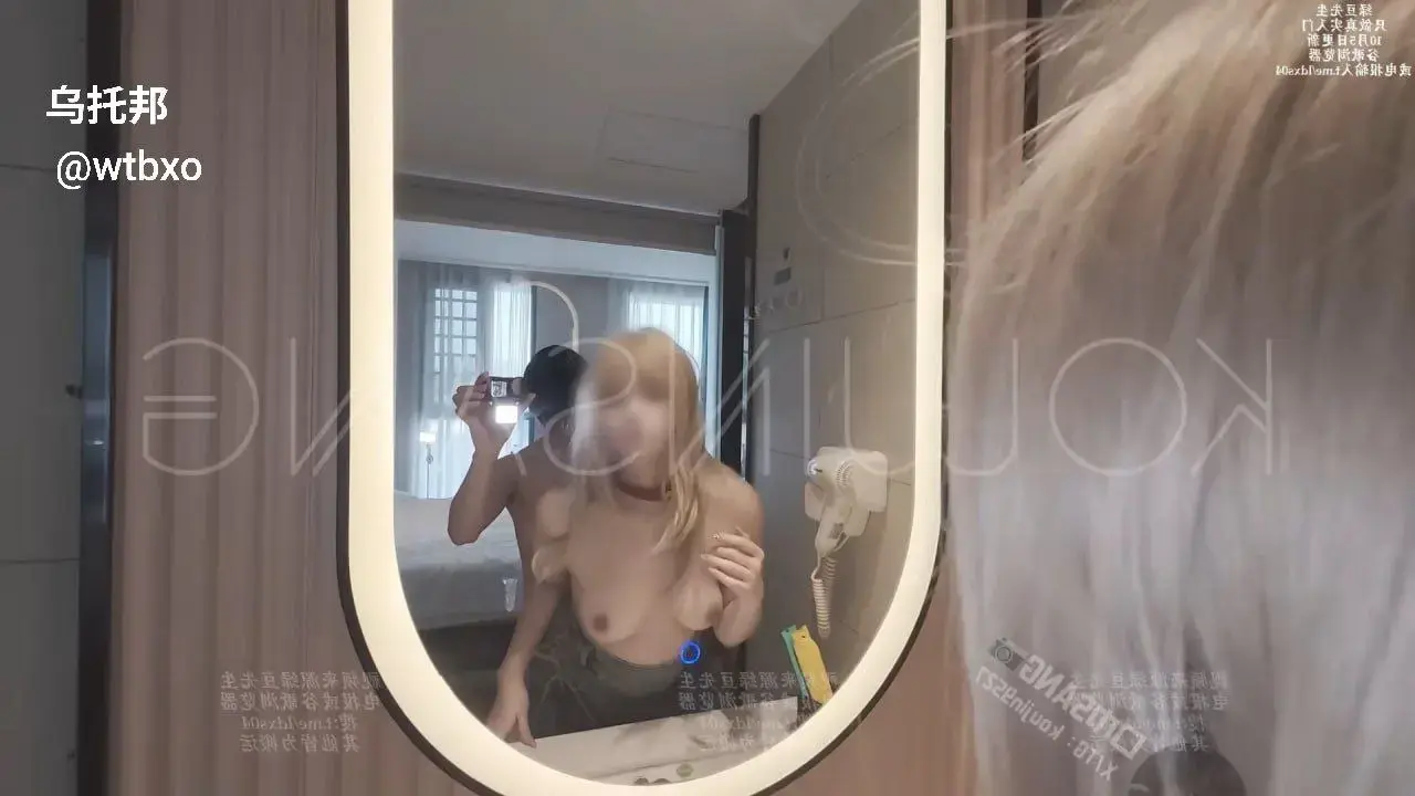  骚货妹妹被约到酒店肆意调教玩弄 清纯妹妹背后实则是低贱母狗，在酒店被金主肆意打桩