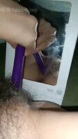 逼好痒啊在宿舍用男朋友送的玩具解决