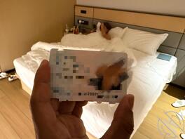 亲侄女刚成年,周末相约在成都1