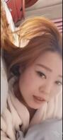 国强强他爸在客厅看电视，我一个侧入就插进老婆的茂密的森林里，被我捂嘴艹0