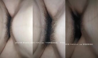 水嫩妹妹坐上车